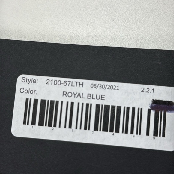 Olivaceous Royal Blue Sleeveless Tank Top - Picture 6 of 7